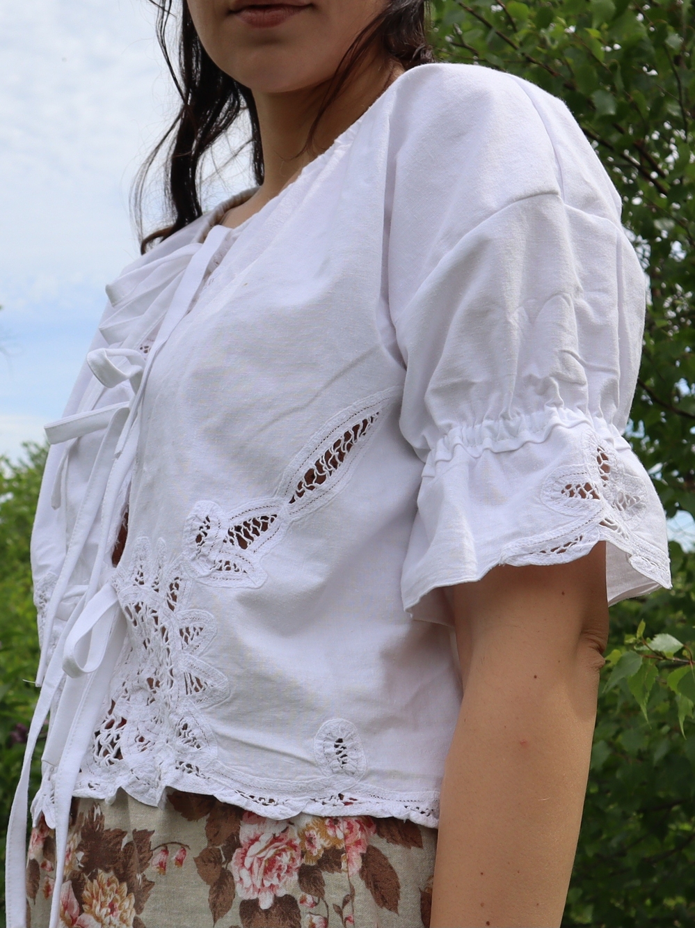 Upcycled Lace Tablecloth Blouse with Bows Crop M • L • XL - Picture 4 of 8